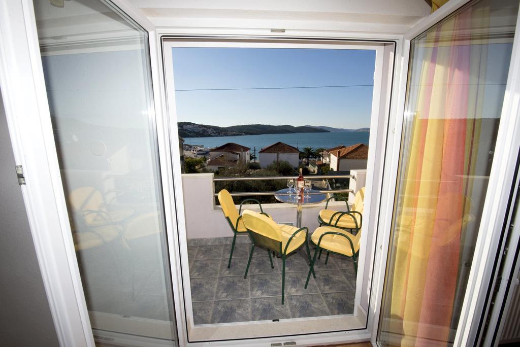 Apartments Meri Trogir Chambre photo